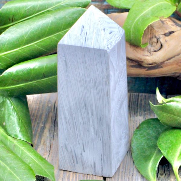 Snow Agate Obelisk For Sale - Image 4